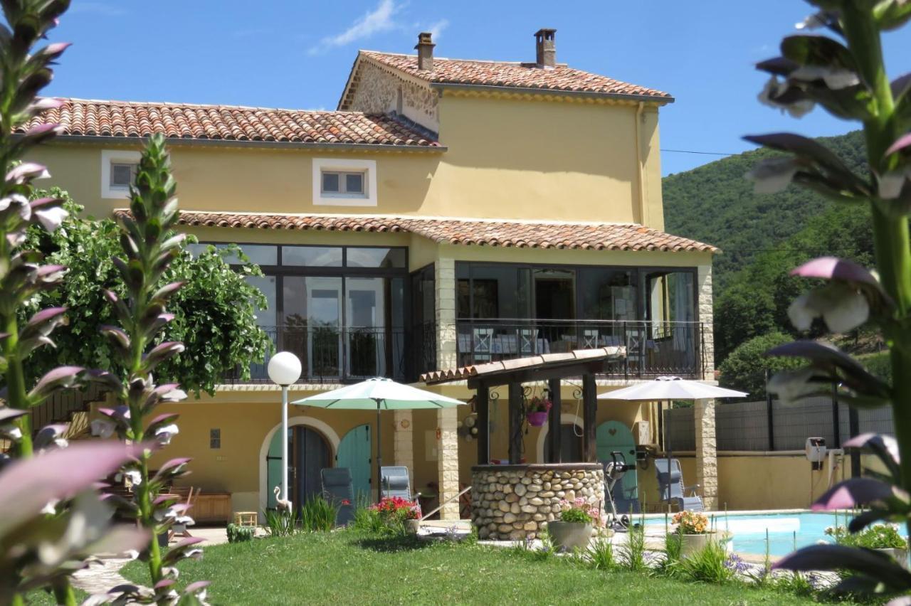 Besseges Au Grand Bonheur Bed & Breakfast エクステリア 写真