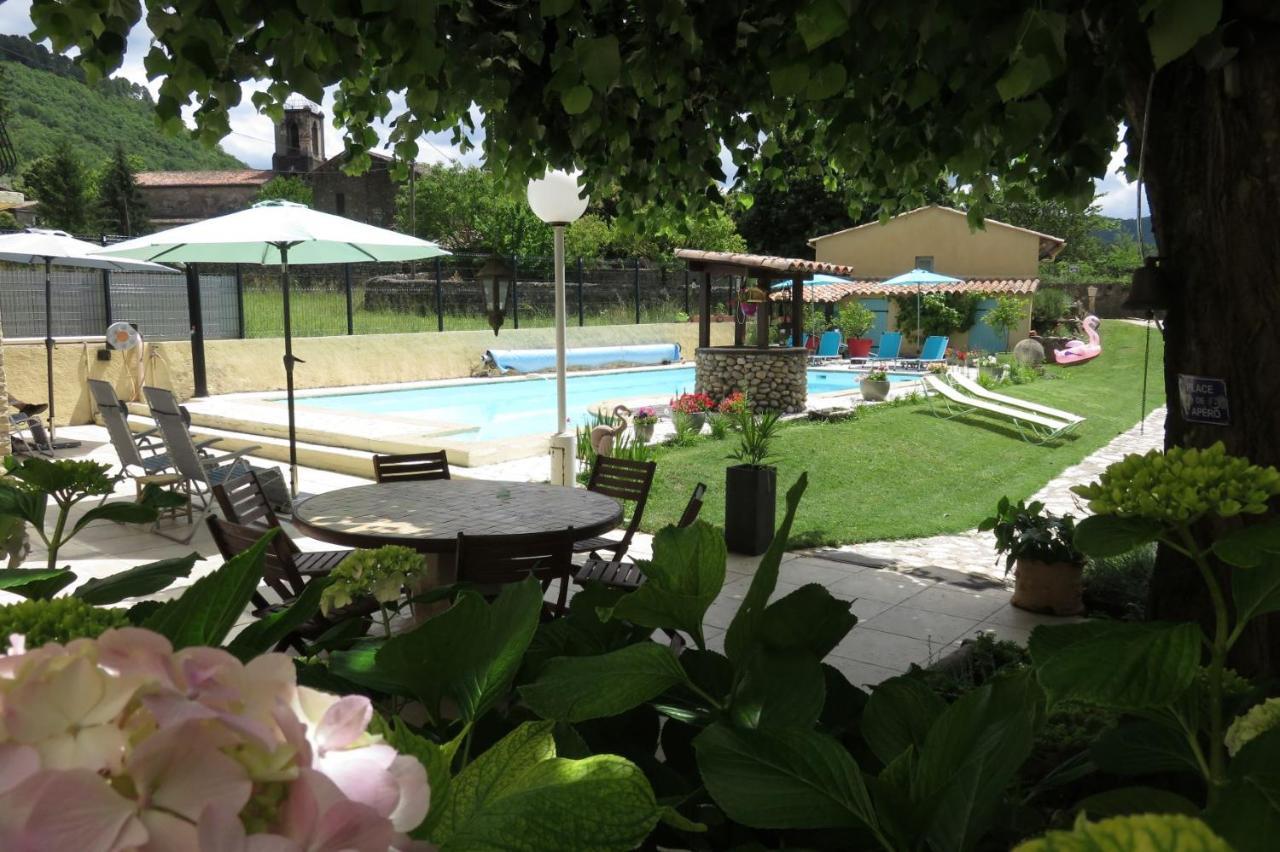 Besseges Au Grand Bonheur Bed & Breakfast エクステリア 写真