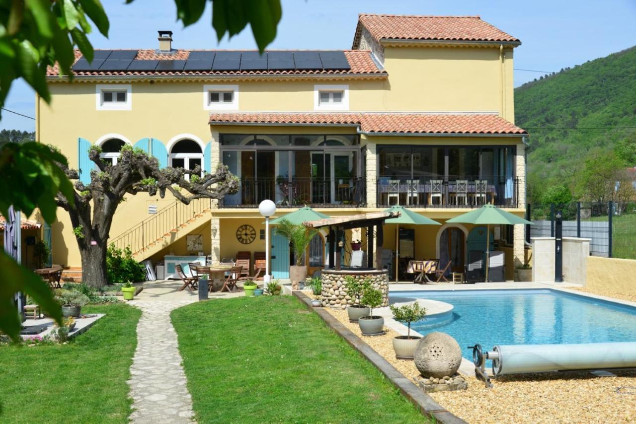 Besseges Au Grand Bonheur Bed & Breakfast エクステリア 写真