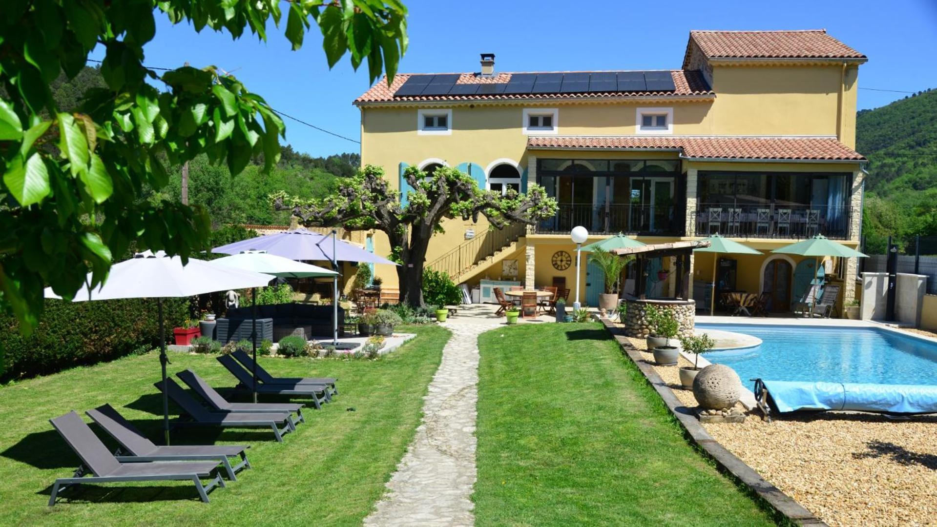Besseges Au Grand Bonheur Bed & Breakfast エクステリア 写真